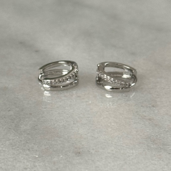 Modest Lu Jewelry - Silver Crystal Double Hoop Split Huggie Hoop Earrings 

Brand New